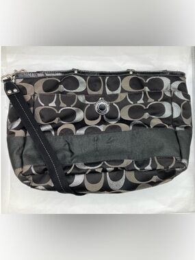 🚨Coach Signature Logo Shoulder Bag in Black and Gray call out Last Price